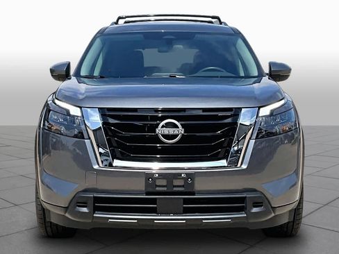 Certified 2024 Nissan Pathfinder SV FWD image 3
