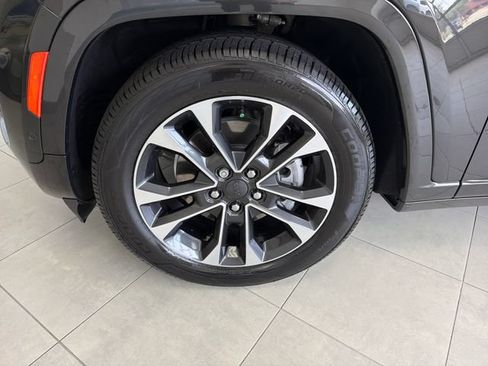 Used 2022 Jeep Grand Cherokee L Overland w/ Luxury Tech Group IV AWD/4WD image 29