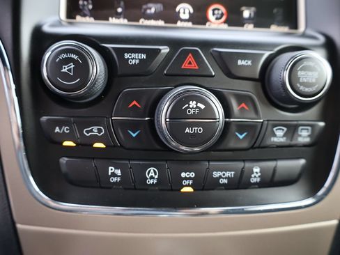 Used 2017 Jeep Grand Cherokee Laredo w/ Quick Order Package 23E AWD/4WD image 28
