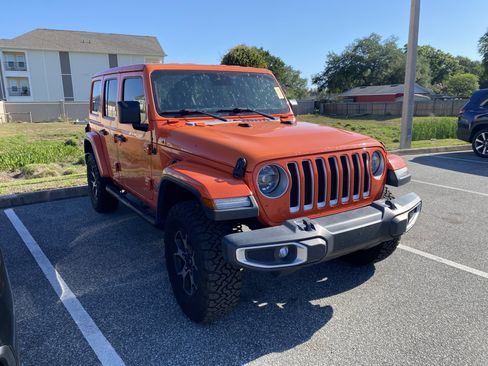 Used 2020 Jeep Wrangler Unlimited Sahara AWD/4WD image 5