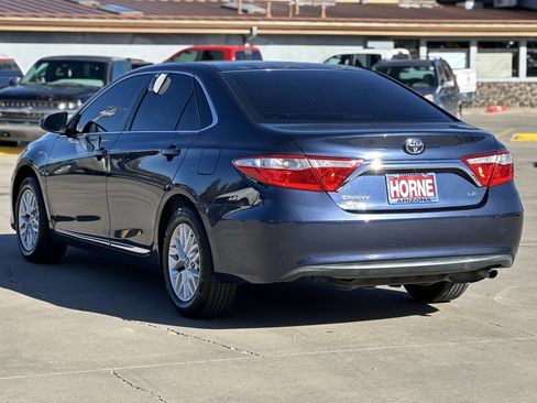 Used 2017 Toyota Camry LE image 5