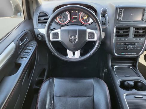 Used 2015 Dodge Grand Caravan R/T w/ Driver Convenience Group FWD image 17