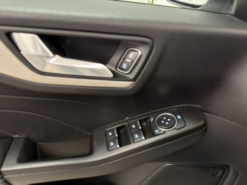 Used 2021 Ford Escape SE FWD image 22