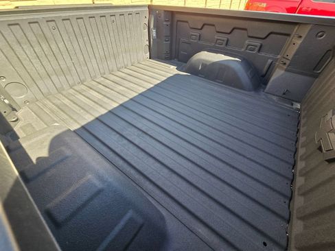 Used 2025 Chevrolet Silverado 1500 High Country w/ Technology Package AWD/4WD image 13