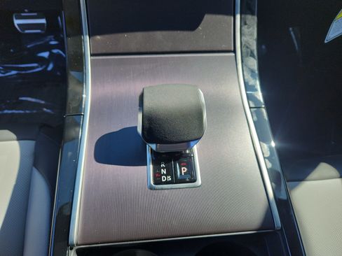 New 2026 Land Rover Range Rover Velar Dynamic SE image 16