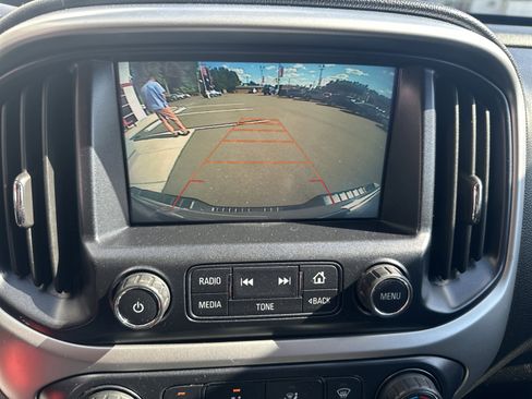 Used 2017 Chevrolet Colorado LT w/ LT Convenience Package RWD image 18