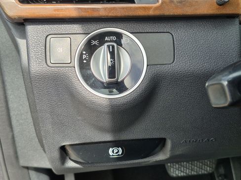 Used 2012 Mercedes-Benz E 350 4MATIC Sedan image 29