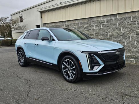 Used 2024 Cadillac Lyriq Sport image 10