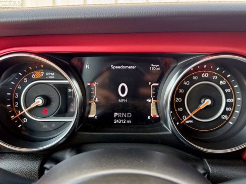 Used 2023 Jeep Wrangler Unlimited Rubicon w/ Dual Top Group AWD/4WD image 27