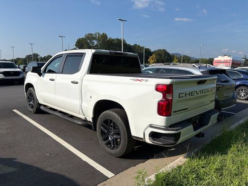 Used 2024 Chevrolet Silverado 1500 Custom w/ Turbomax Blackout Package AWD/4WD image 4