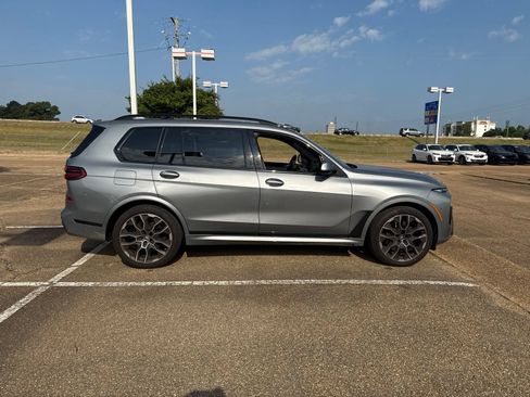 Used 2024 BMW X7 xDrive40i w/ Executive Package AWD/4WD image 4