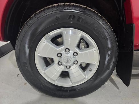 Used 2015 Toyota Tacoma Base image 8