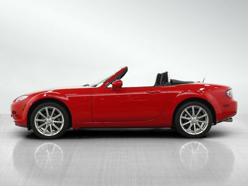 Used 2006 MAZDA MX-5 Miata Sport RWD image 3
