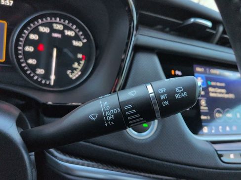 Used 2023 Cadillac XT5 Sportv w/ Technology Package image 27