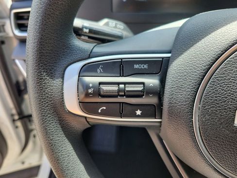 Used 2025 Kia Sportage LX FWD image 18