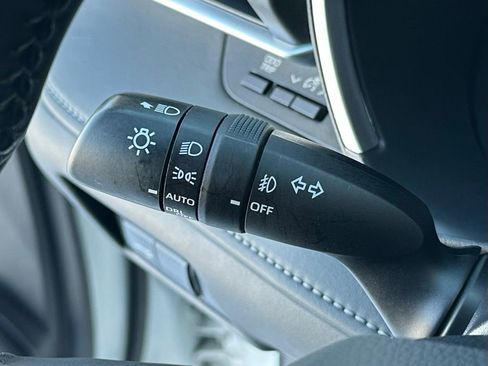 Used 2021 Toyota Highlander XLE image 42