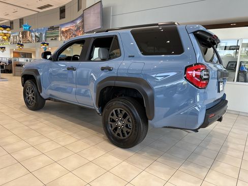 New 2026 Toyota 4Runner SR5 AWD/4WD image 7