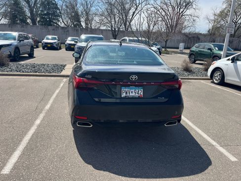 Used 2019 Toyota Avalon XLE w/ Moonroof Package FWD image 4