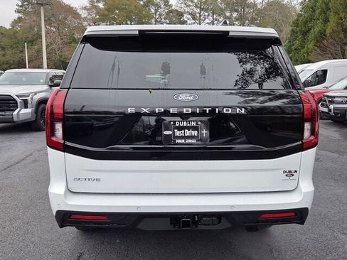 New 2026 Ford Expedition Active image 14