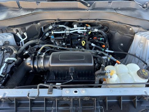 Used 2023 Ford Explorer XLT w/ Equipment Group 202A AWD/4WD image 13