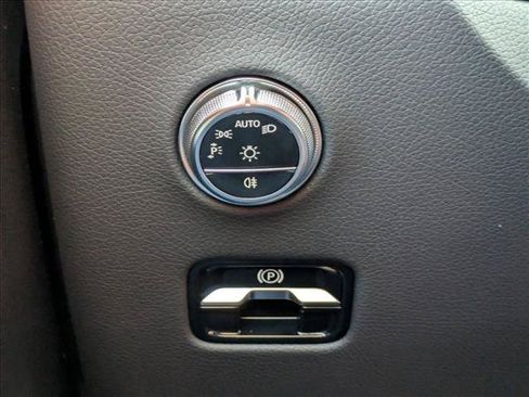 Certified 2026 Mercedes-Benz GLC 300 image 12