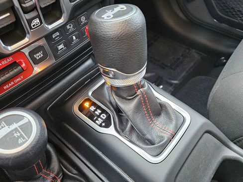 Used 2019 Jeep Wrangler Unlimited Rubicon image 31