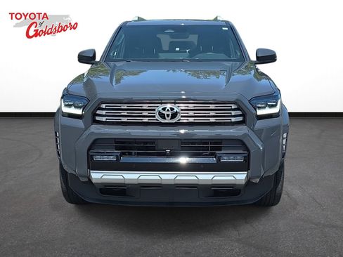 Used 2025 Toyota 4Runner Limited AWD/4WD image 2