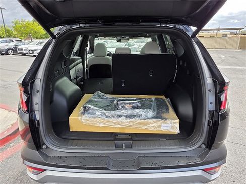 New 2025 Hyundai Tucson Limited image 12