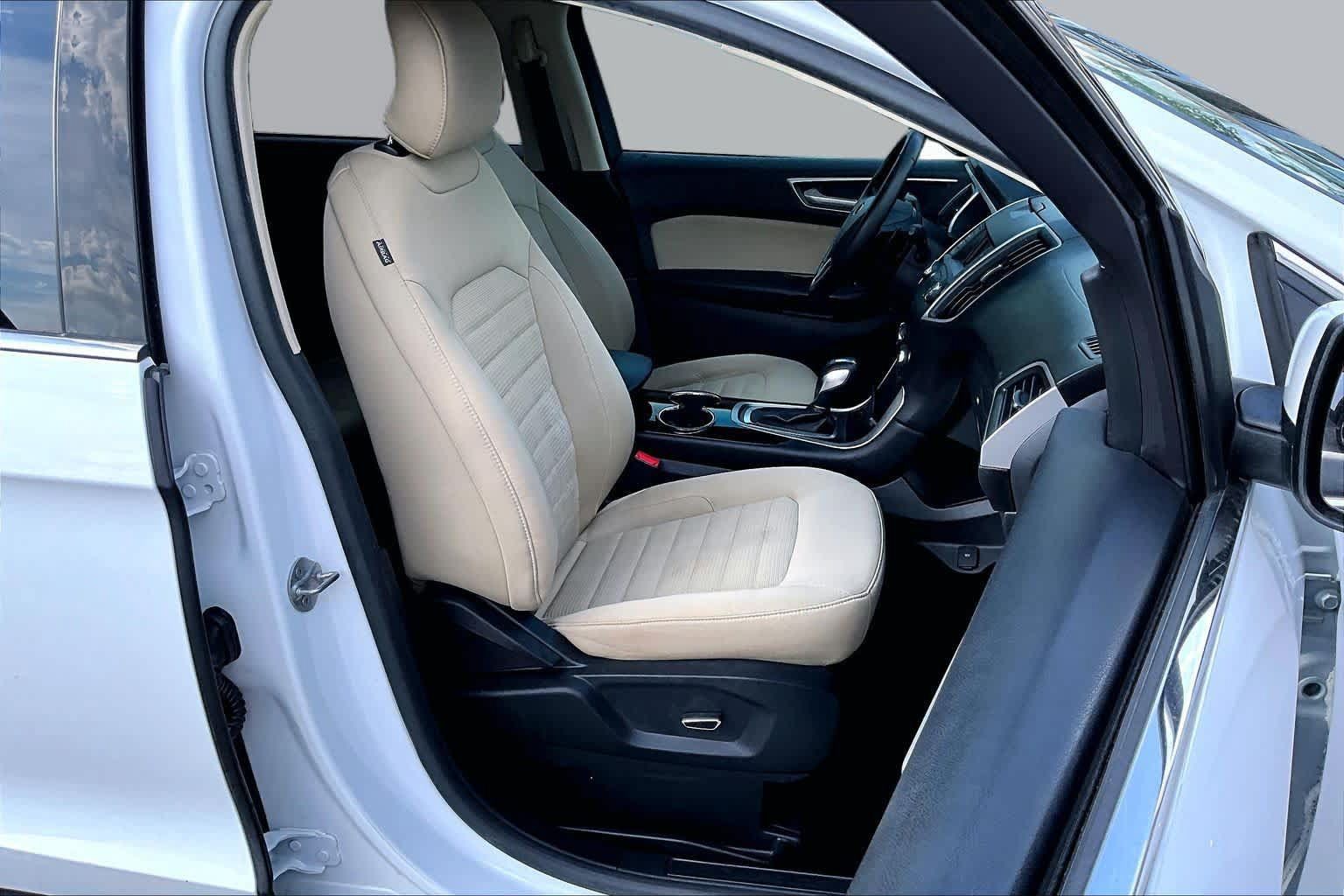 Used 2017 Ford Edge SEL FWD image 9