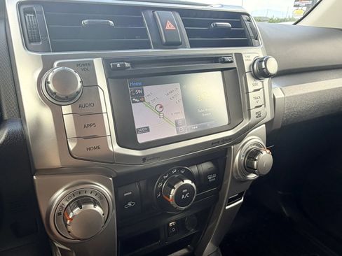Used 2018 Toyota 4Runner SR5 AWD/4WD image 16