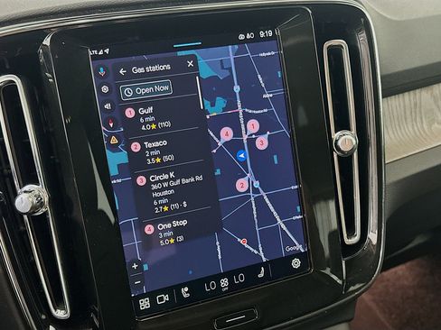 Used 2025 Volvo XC40 B5 Core image 22