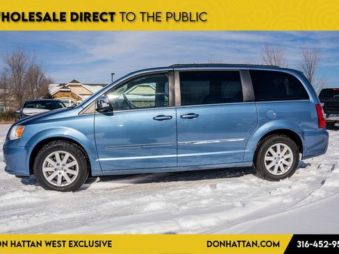 Used 2012 Chrysler Town & Country Touring-L w/ Entertainment Group #2 image 2