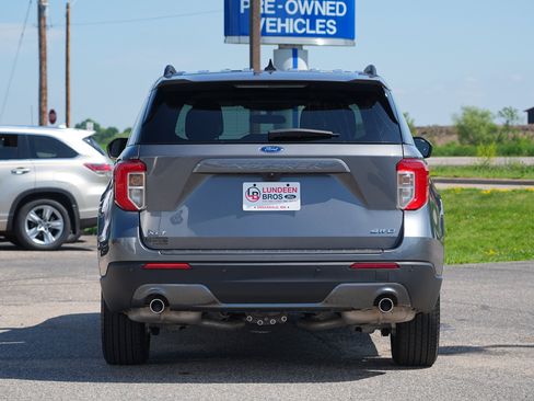 Used 2024 Ford Explorer XLT w/ Equipment Group 202A AWD/4WD image 4