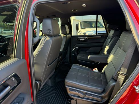 Used 2025 Chevrolet Tahoe High Country image 16