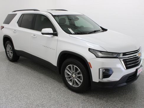 Used 2022 Chevrolet Traverse LT FWD image 4