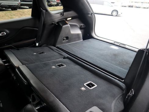 Used 2019 Jeep Cherokee Trailhawk image 49