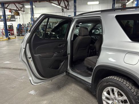 Used 2020 Chevrolet Traverse LT w/ LPO, Cargo Package image 9