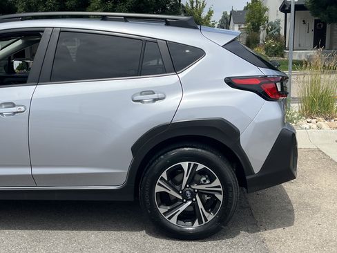 Used 2025 Subaru Crosstrek 2.5i Premium AWD/4WD image 4