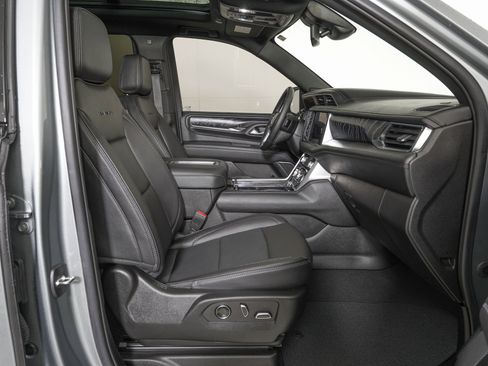 Used 2023 GMC Yukon Denali image 10