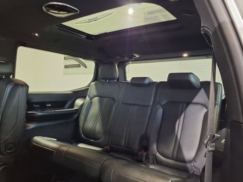 New 2026 Jeep Grand Wagoneer Summit AWD/4WD image 9