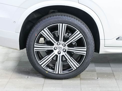 Certified 2024 Volvo XC90 B6 Plus w/ Protection Package Premier AWD/4WD image 40