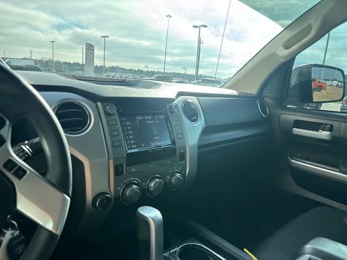 Used 2019 Toyota Tundra SR5 image 15