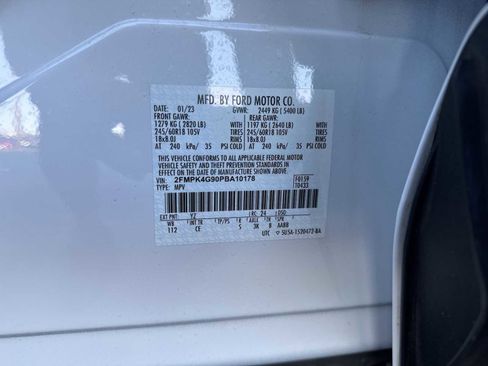 Used 2023 Ford Edge SE image 34