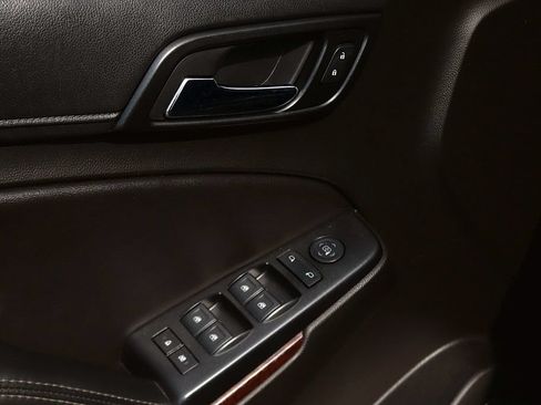 Used 2018 GMC Yukon SLE AWD/4WD image 11