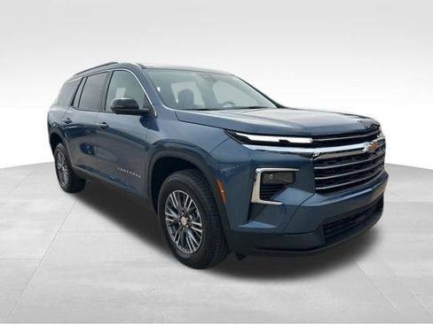 New 2026 Chevrolet Traverse LT w/ Driver Confidence Package image 8