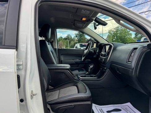 Used 2022 Chevrolet Colorado Z71 AWD/4WD image 13