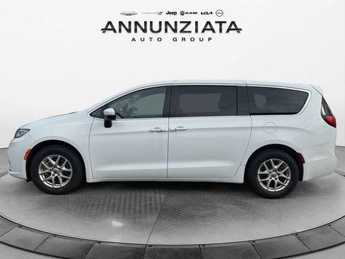 Certified 2023 Chrysler Pacifica Touring-L image 2
