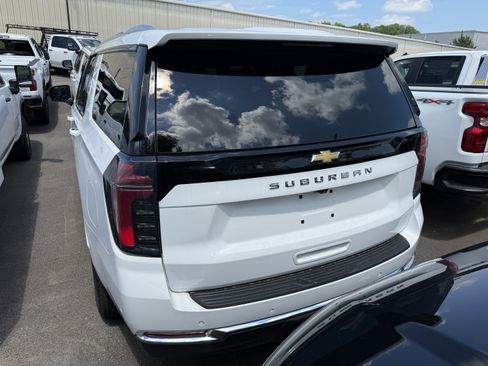 New 2025 Chevrolet Suburban LS image 6