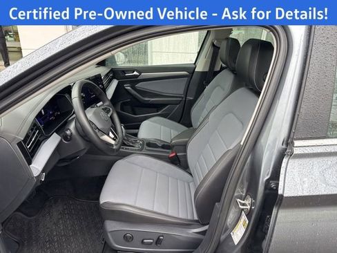 Certified 2025 Volkswagen Jetta SE w/ Sunroof Package FWD image 8