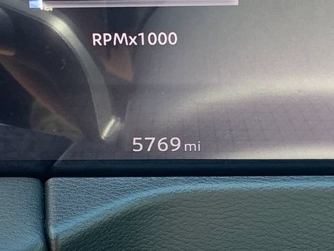 Used 2025 Nissan Armada SV RWD image 11